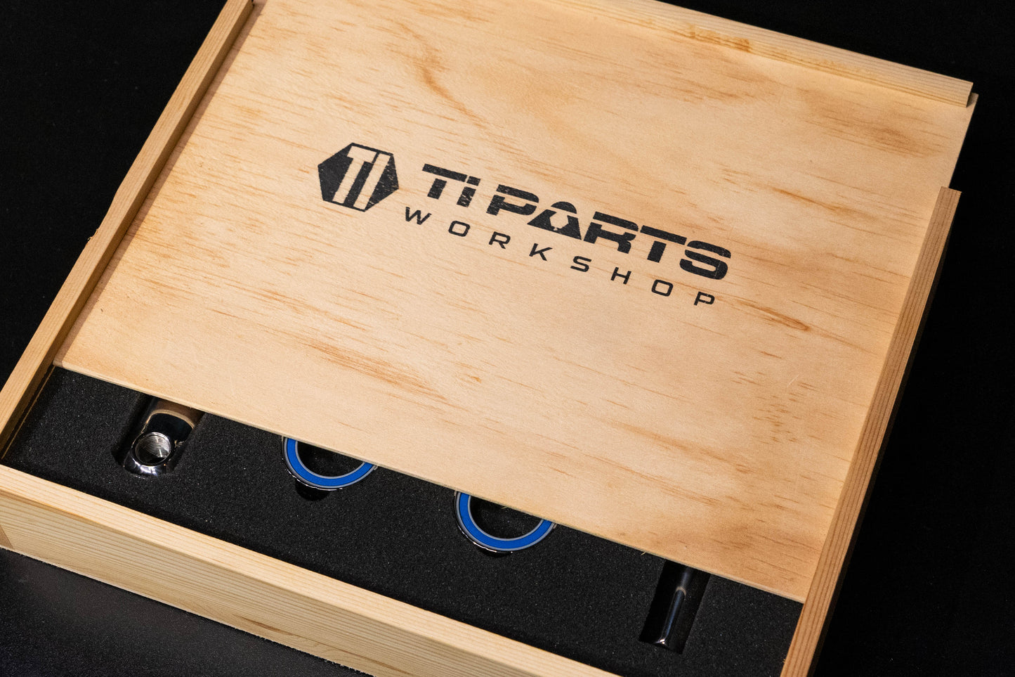 Ti Parts Workshop titanium hollow cranks and titanium BSA30 bottom bracket box set