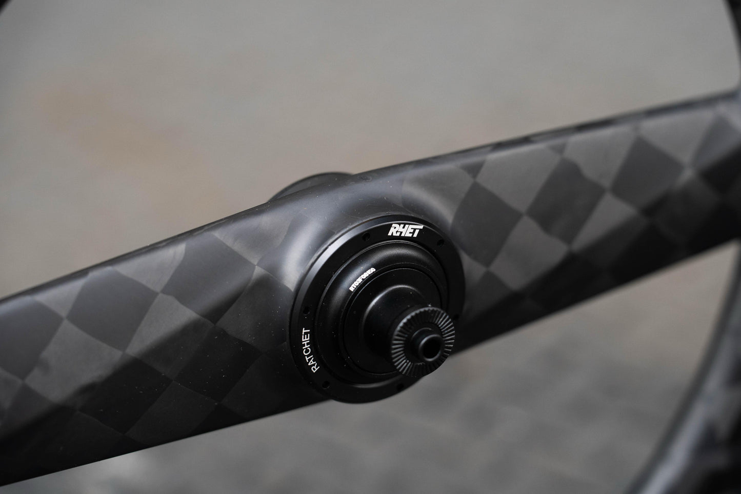 SMC BLADE-349-BW1 (7-speed)