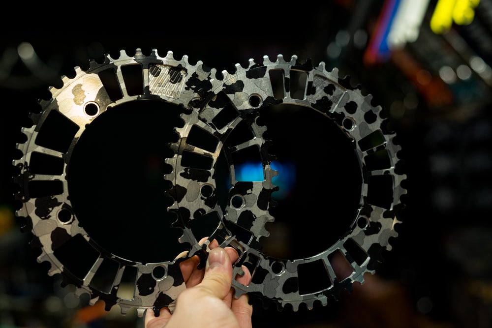 Aarn Chainring AARN 144# 51T B&W CAMO TRACK CHAINRING – le velo Cycling Workshop